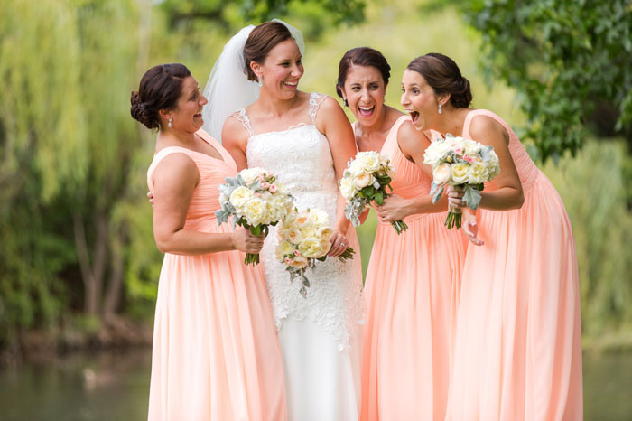 robe demoiselle d'honneur corail col en V plissé