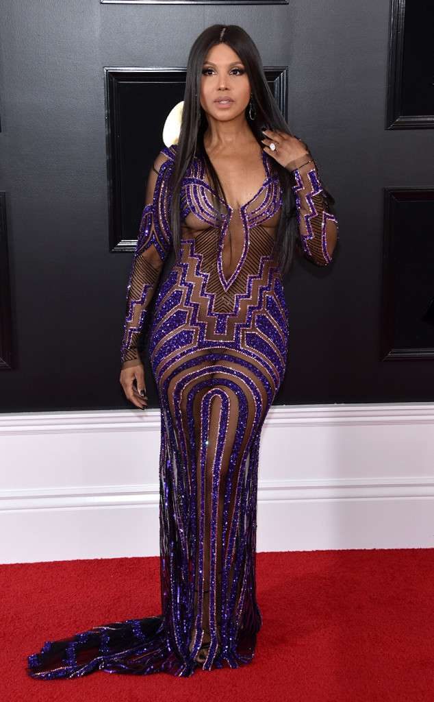 Toni Braxton en robe de soirée sexy transparente au Grammy 2019